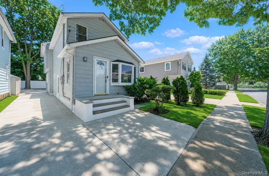 530 Washington Avenue, West Hempstead, NY 11552 - #3
