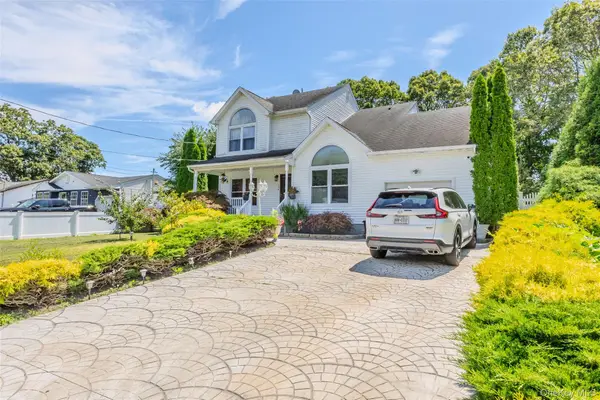 106 Chanel Drive E, Shirley, NY 11967
