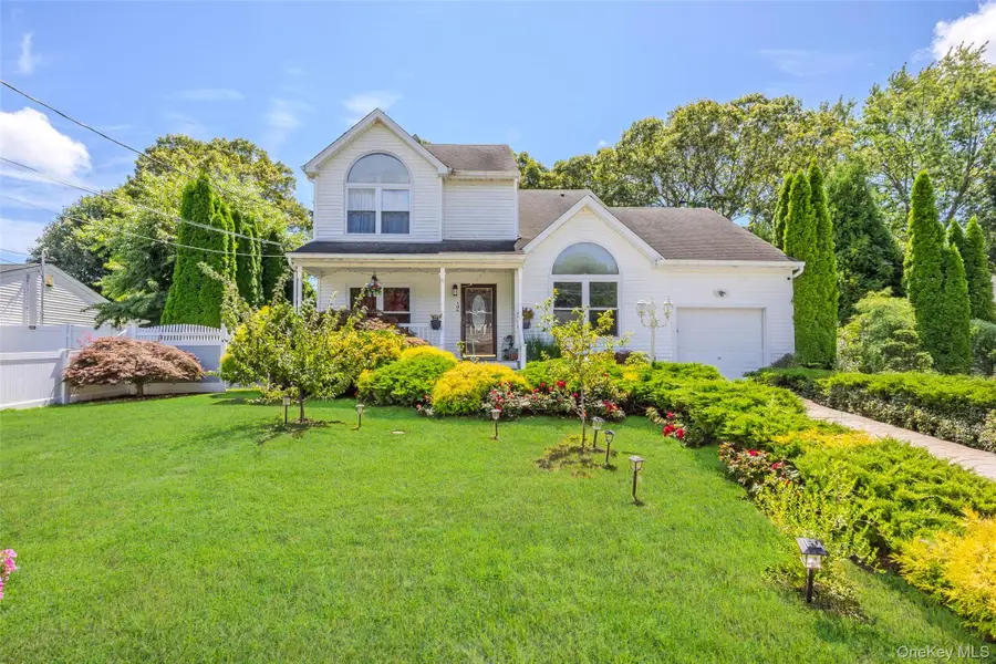 106 Chanel Drive E, Shirley, NY 11967 - #2