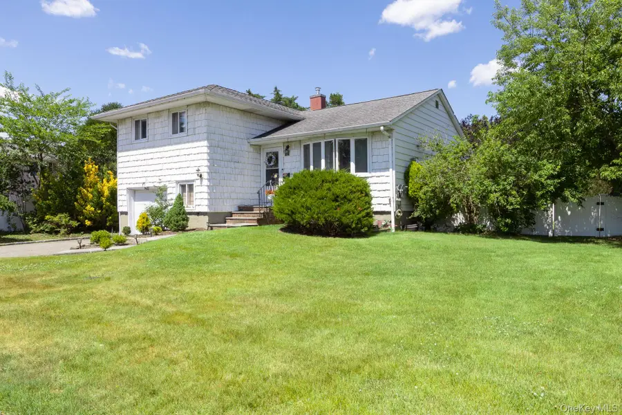 21 Pinetree Avenue, Hicksville, NY 11801 - #2