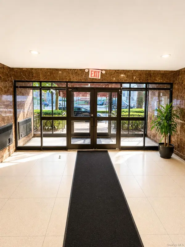 131-11 Kew Gardens Road #4H, Richmond Hill, NY 11418