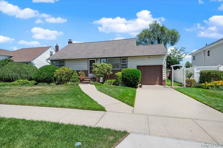 665 Dianne Street, Seaford, NY 11783 - #2
