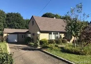 29 Fieldstone Drive, Syosset, NY 11791