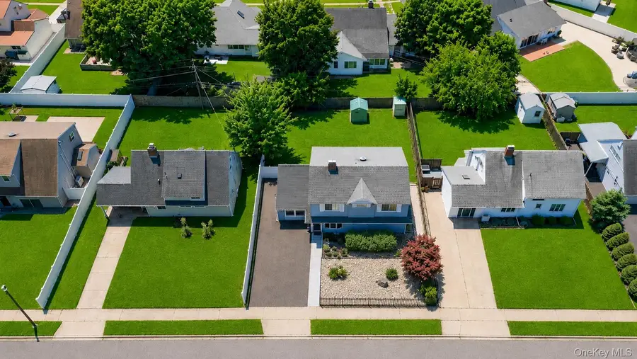 40 Blueberry Lane, Hicksville, NY 11801 - #2