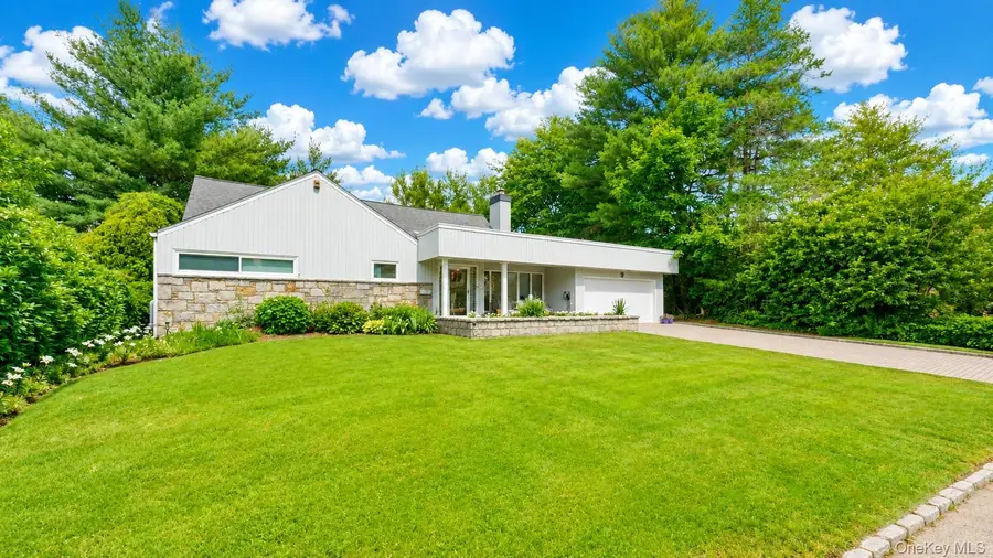 9 Arbor Road, East Hills, NY 11577 - #2