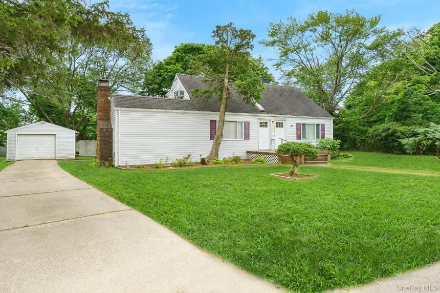 246 Columbus Avenue, West Babylon, NY 11704 - #2