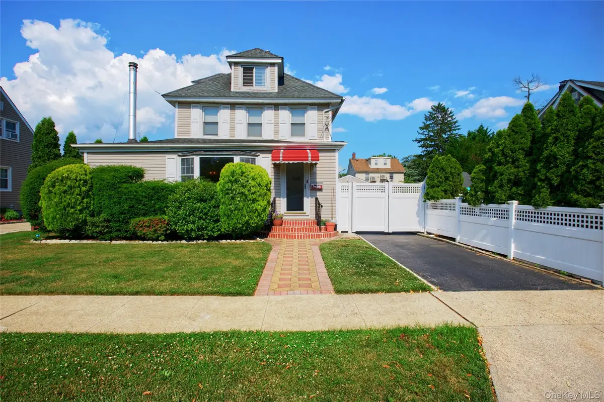 117 Walnut Street, West Hempstead, NY 11552 - #1