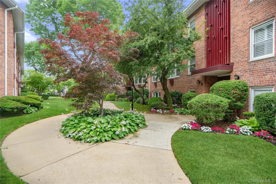 61 Maine Avenue #F15, Rockville Centre, NY 11570 - #3