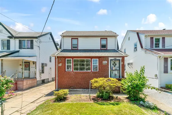 8952 218th Street, Queens Village, NY 11427