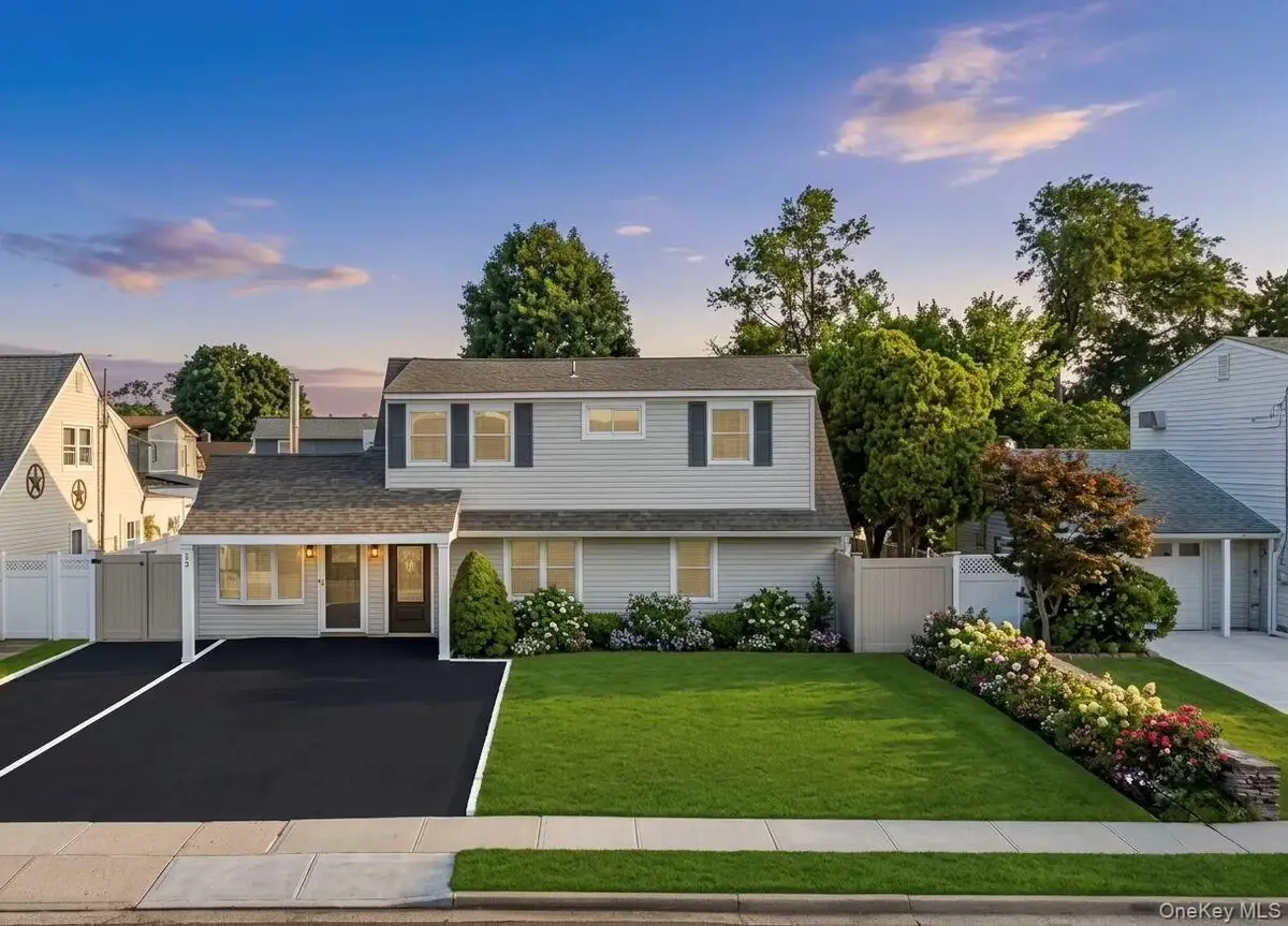 26 Picture Lane, Hicksville, NY 11801 - #1