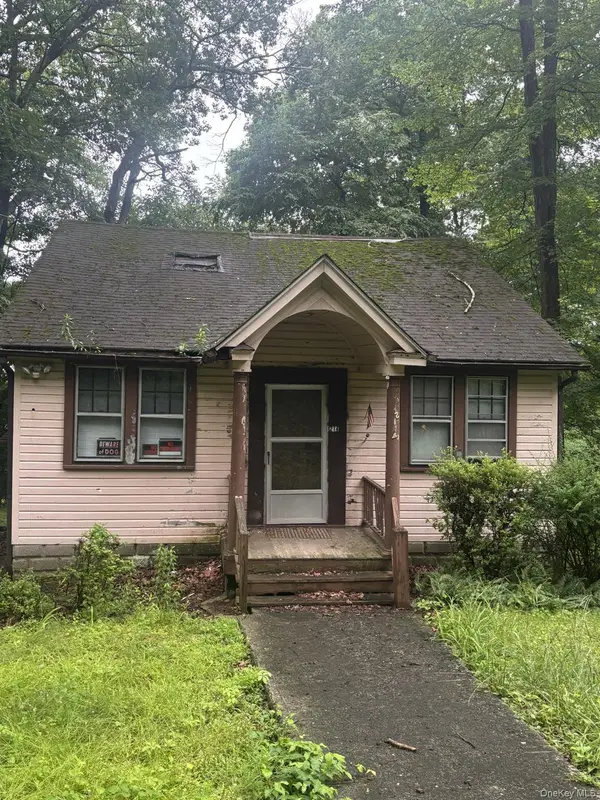 214 Walnut Road, Lake Peekskill, NY 10537