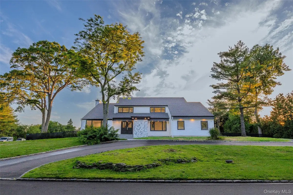 6 Clearmeadow Court, Woodbury, NY 11797 - #1