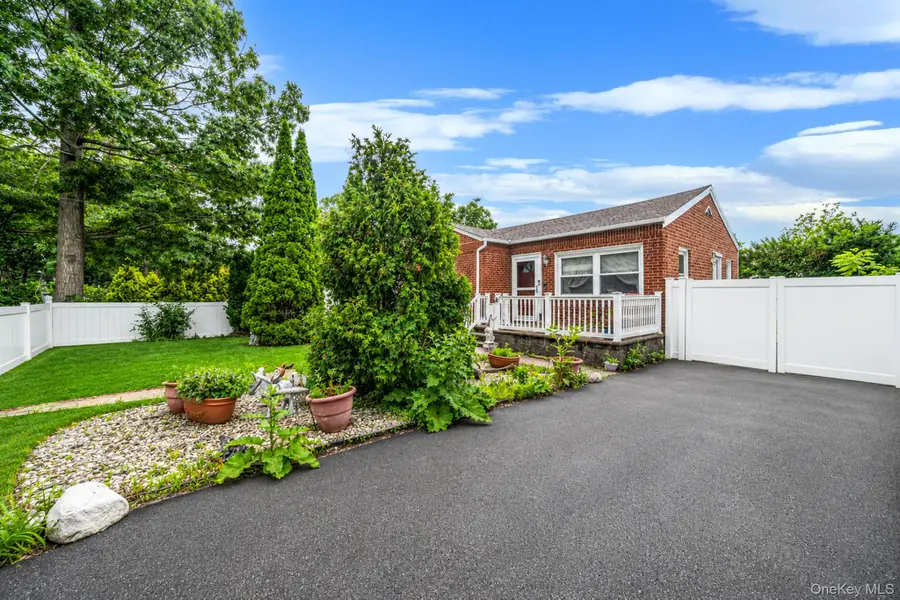136 Sioux Street, Ronkonkoma, NY 11779 - #2