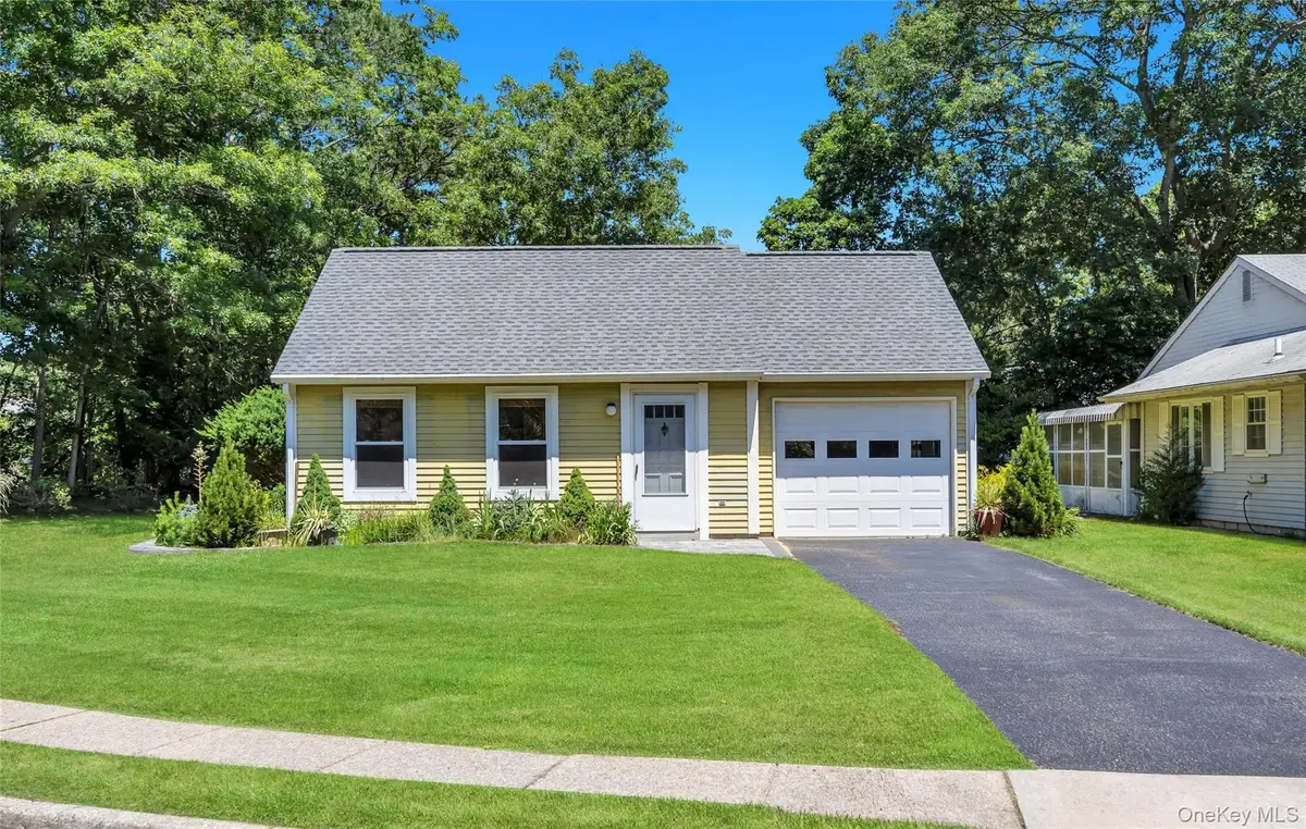 338 Edinburgh Drive, Ridge, NY 11961 - #1