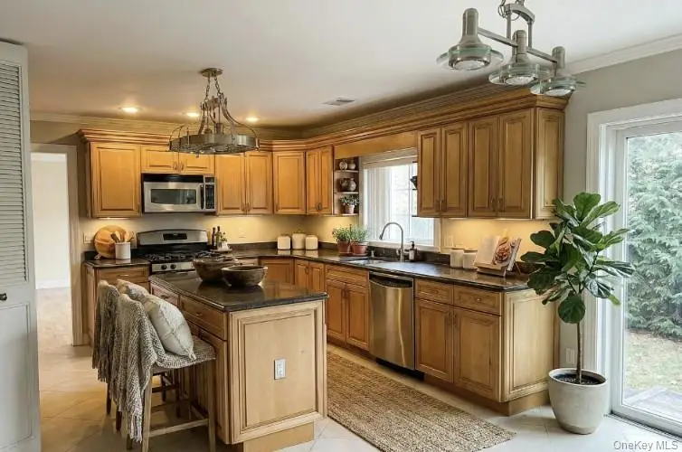 9 Dexter Street, Selden, NY 11784 - #2