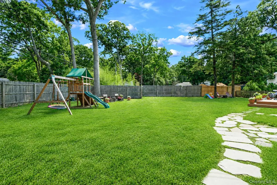 52 Albermarle Avenue, Huntington Station, NY 11746 - #3