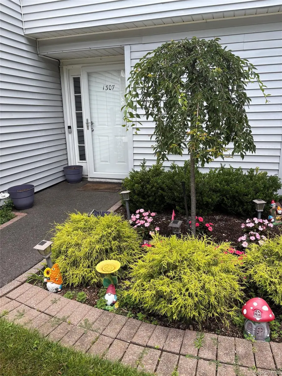 1307 Sara Circle, Port Jefferson Station, NY 11776 - #2