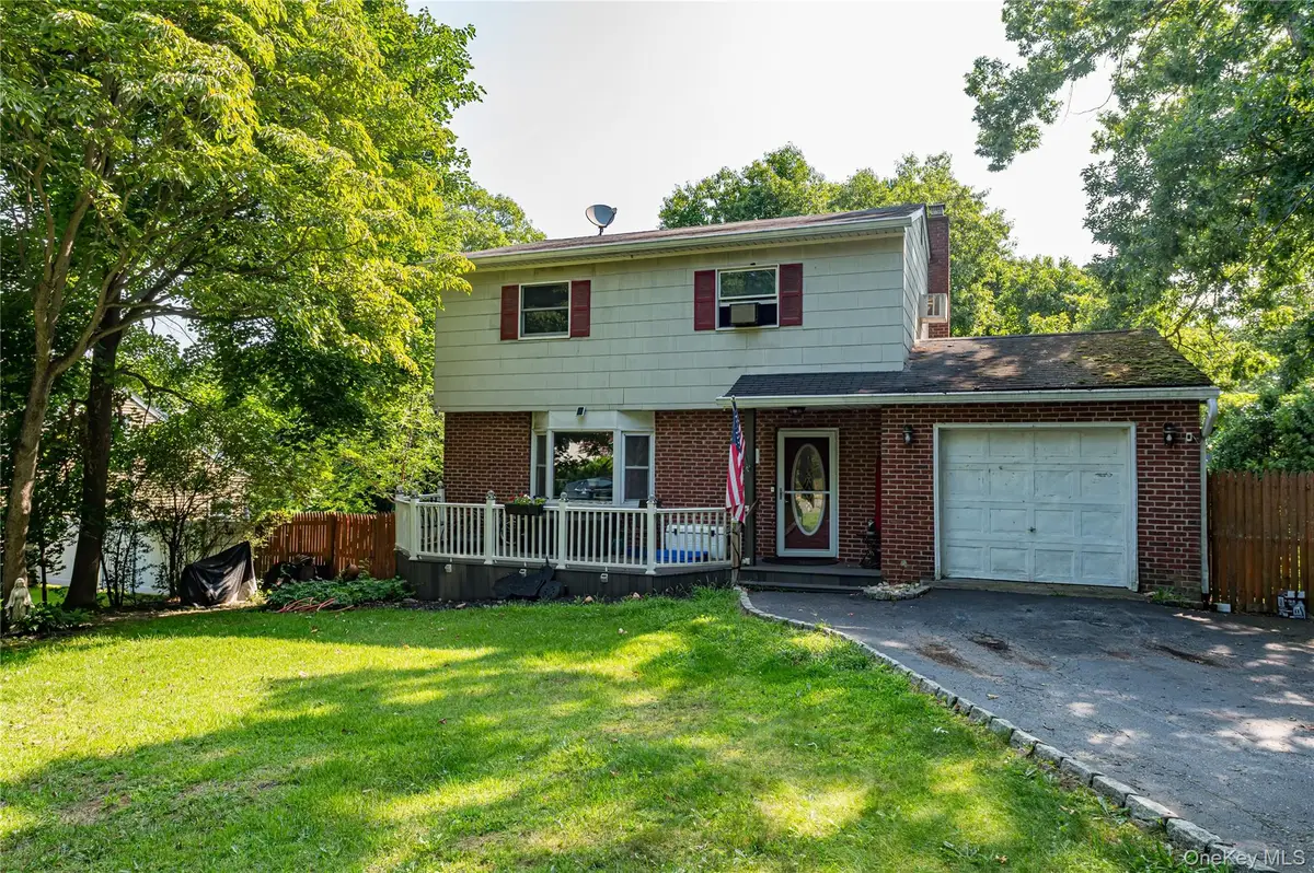 11 Berkshire Drive, Selden, NY 11784 - #1