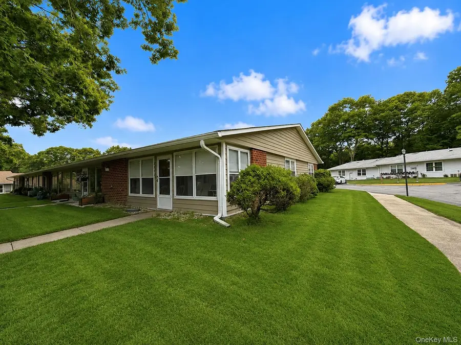 258 Newcastle Court #F, Ridge, NY 11961 - #3