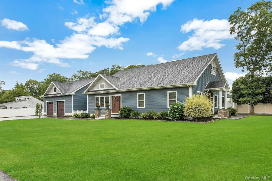 30 Island Boulevard, Bohemia, NY 11716 - #2