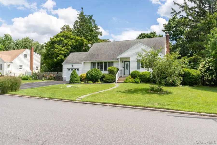 127 Suffolk Avenue, West Babylon, NY 11704 - #2