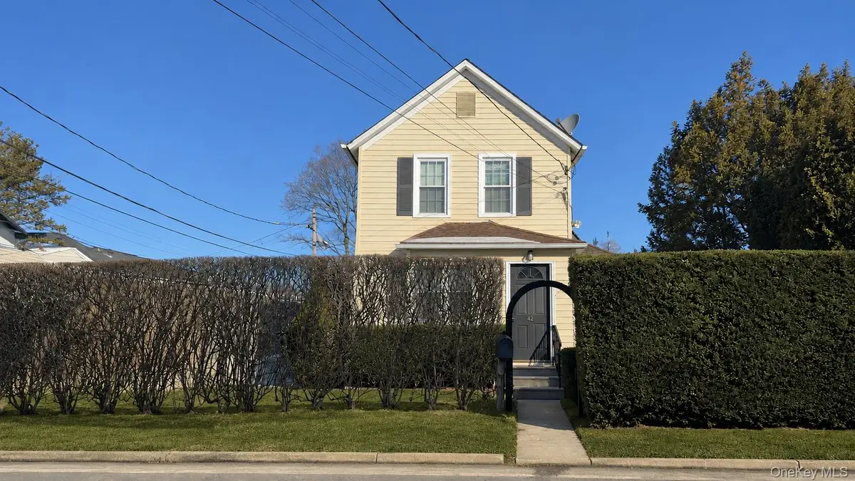 42 Whitney Avenue, Syosset, NY 11791 - #1