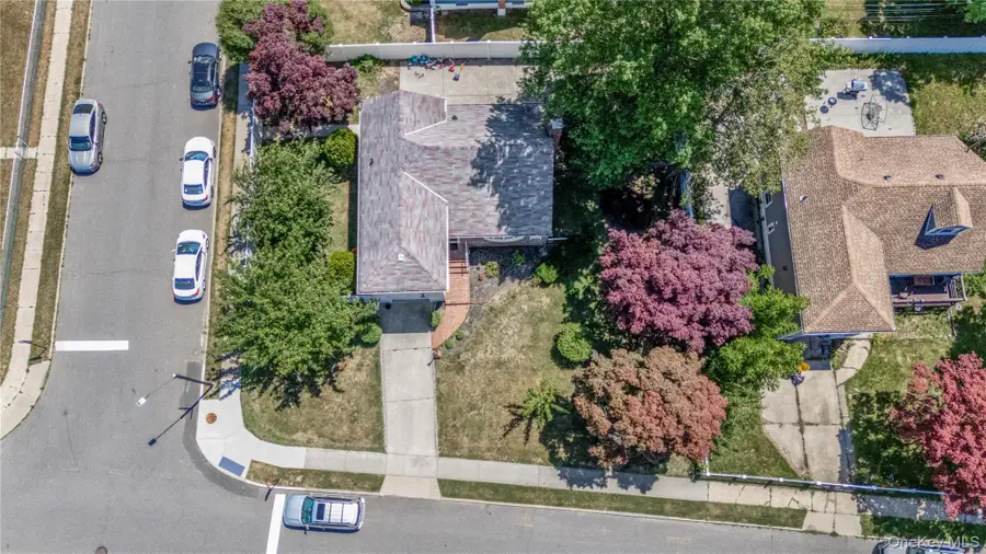 15 Ford Drive W, Massapequa, NY 11758 - #2