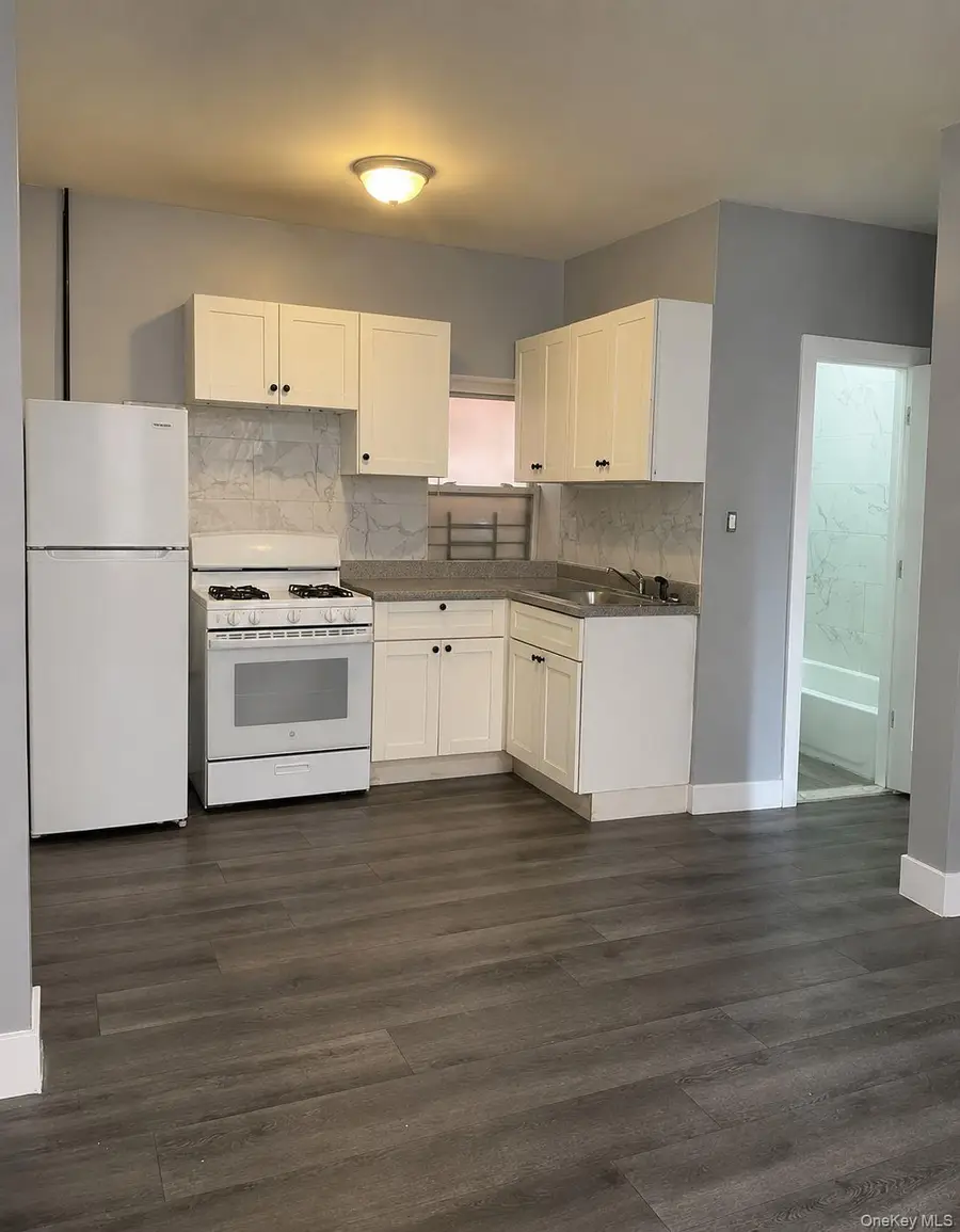1038 E 224th Street, Bronx, NY 10466 - #3