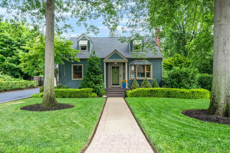 107 Jefferson Street, East Islip, NY 11730 - #3
