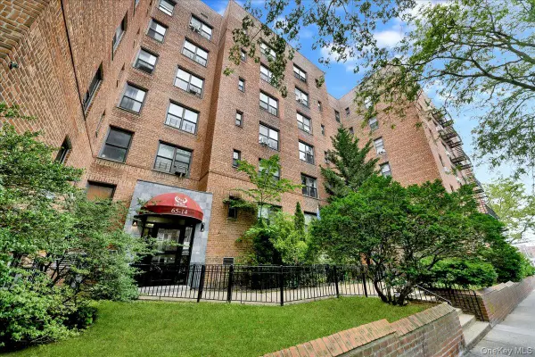 6510 108th Street #2J, Forest Hills, NY 11375