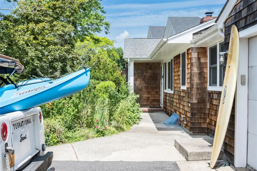 27 Side Avenue, East Quogue, NY 11942 - #2