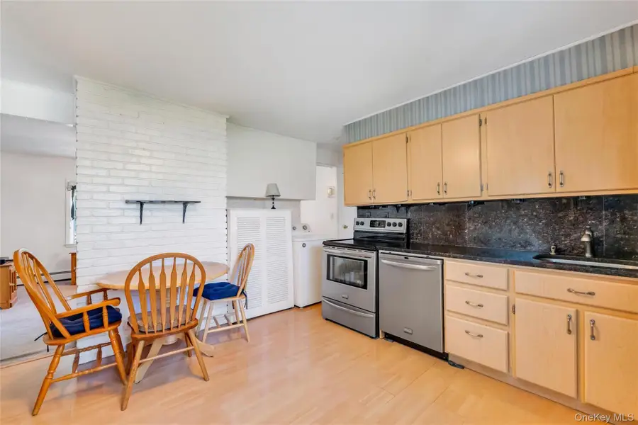26 Berry Lane, Hicksville, NY 11801 - #2
