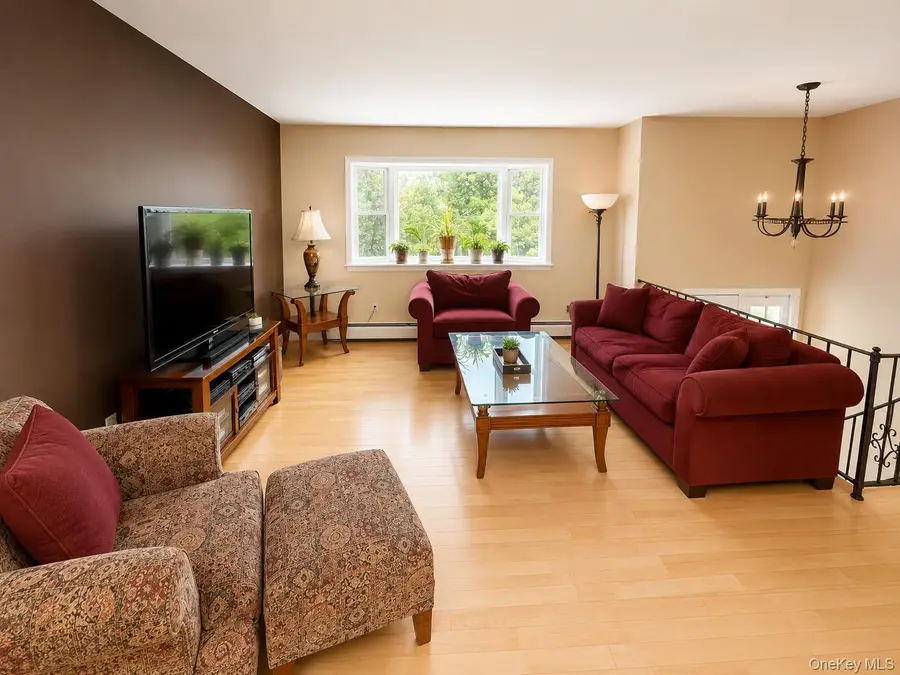 7 Twin Court, Pearl River, NY 10965 - #2