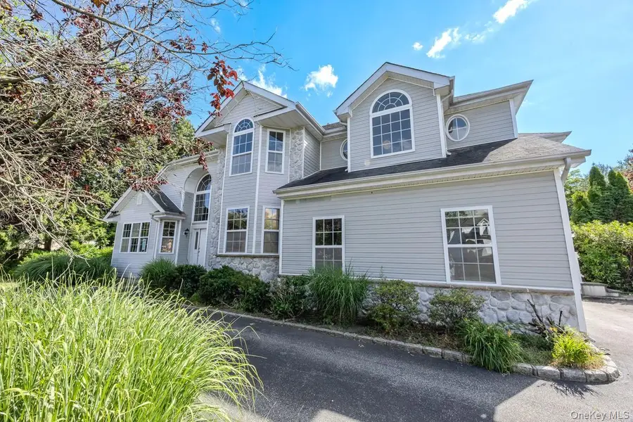 72 Sweetgum Lane, Miller Place, NY 11764 - #3