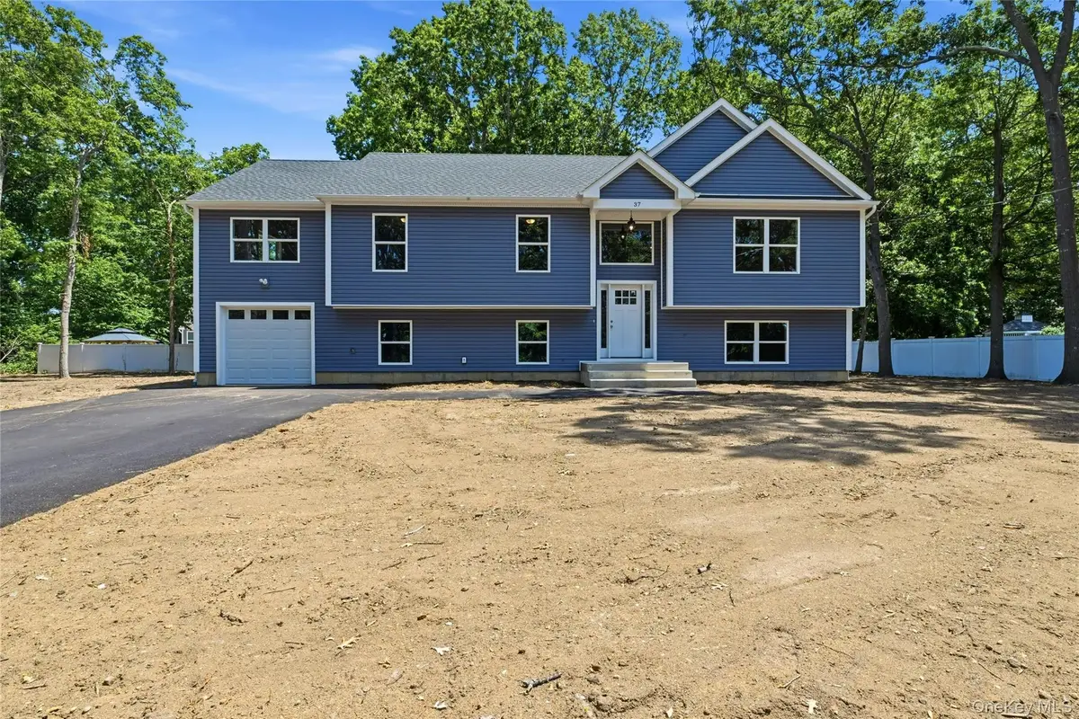 37 2nd Street, Moriches, NY 11955 - #1