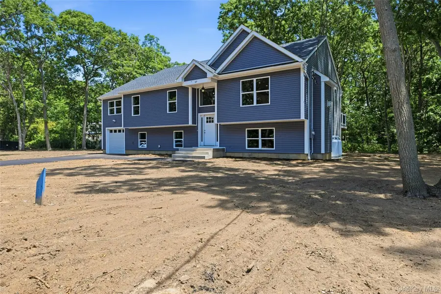37 2nd Street, Moriches, NY 11955 - #2