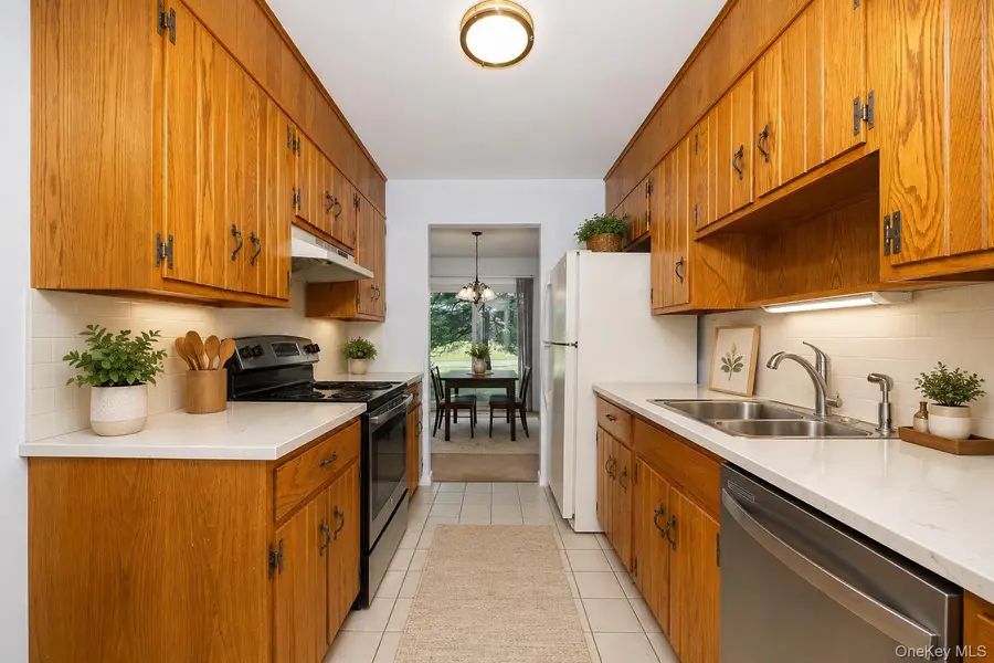 9 Ruby Circle, Poughkeepsie, NY 12603 - #2