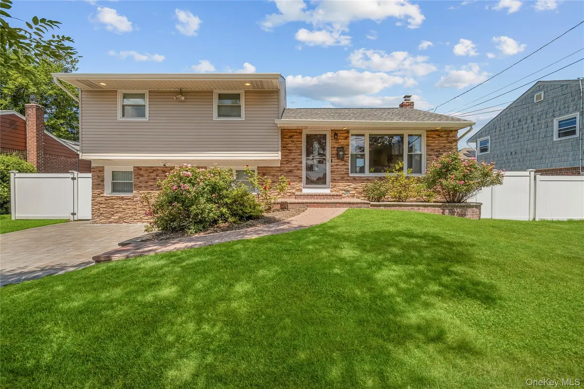 16 Cumberland Road, Jericho, NY 11753 - #1