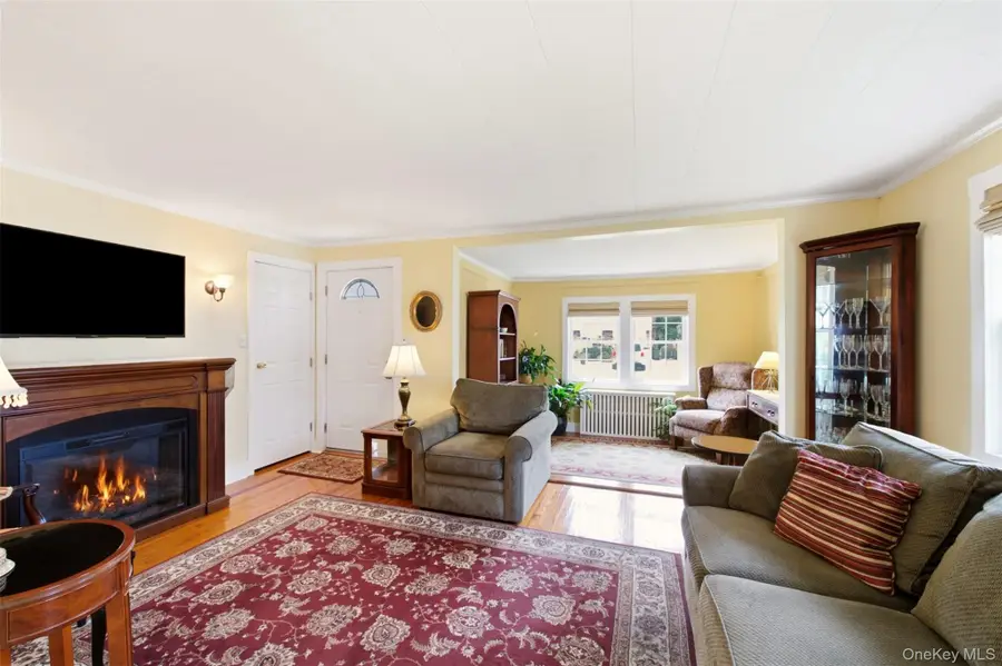 131 Terrace Avenue, West Babylon, NY 11704 - #3