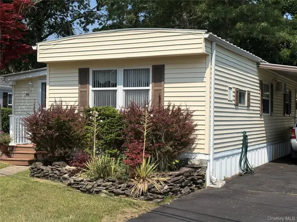 525 Riverleigh Avenue #P6, Riverhead, NY 11901