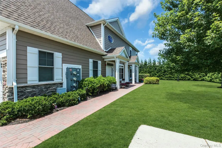 45104 Silver Birch Lane, Plainview, NY 11803 - #3