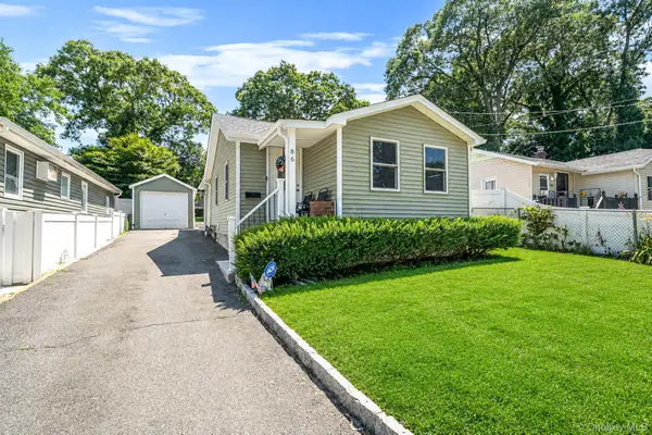 86 Eastview Road, Ronkonkoma, NY 11779