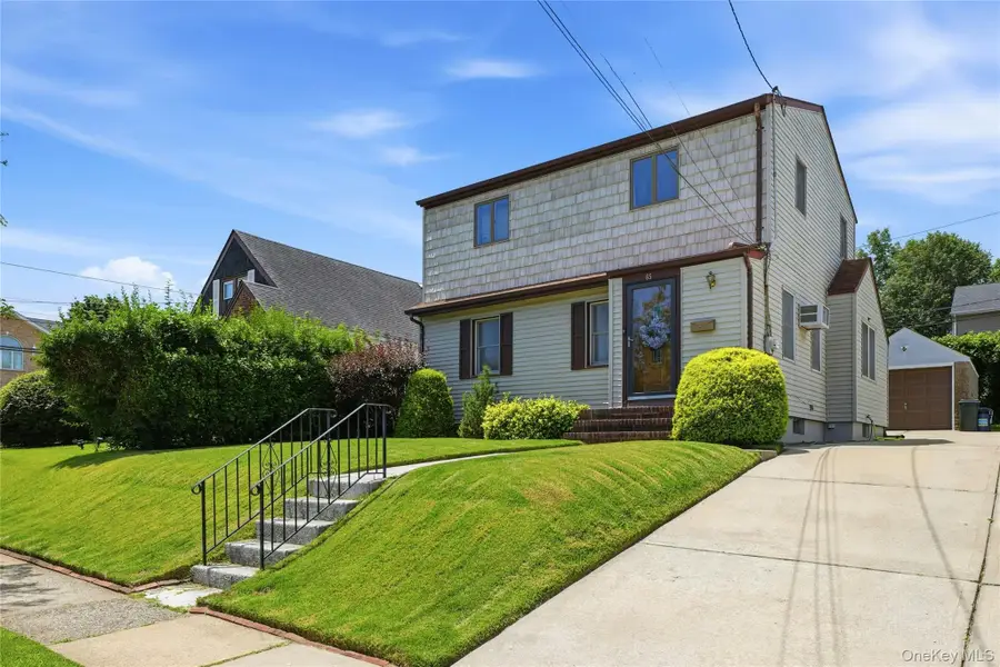 65 Moore Street, New Hyde Park, NY 11040 - #2