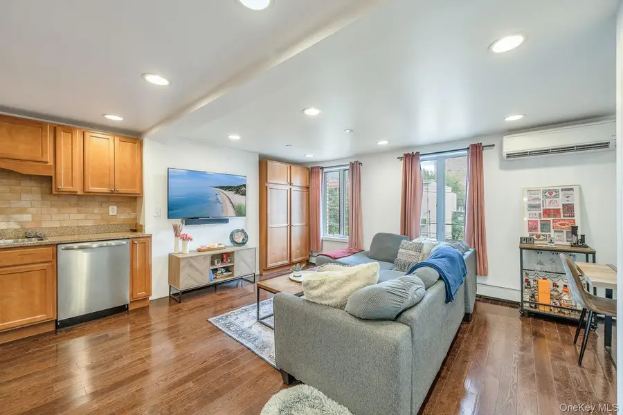 2105 33rd Avenue, Astoria, NY 11106 - #3