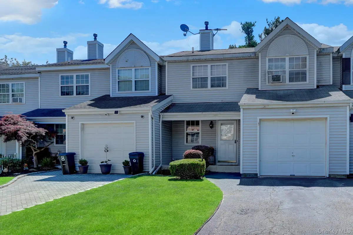 6 Beech Street, Central Islip, NY 11722 - #1