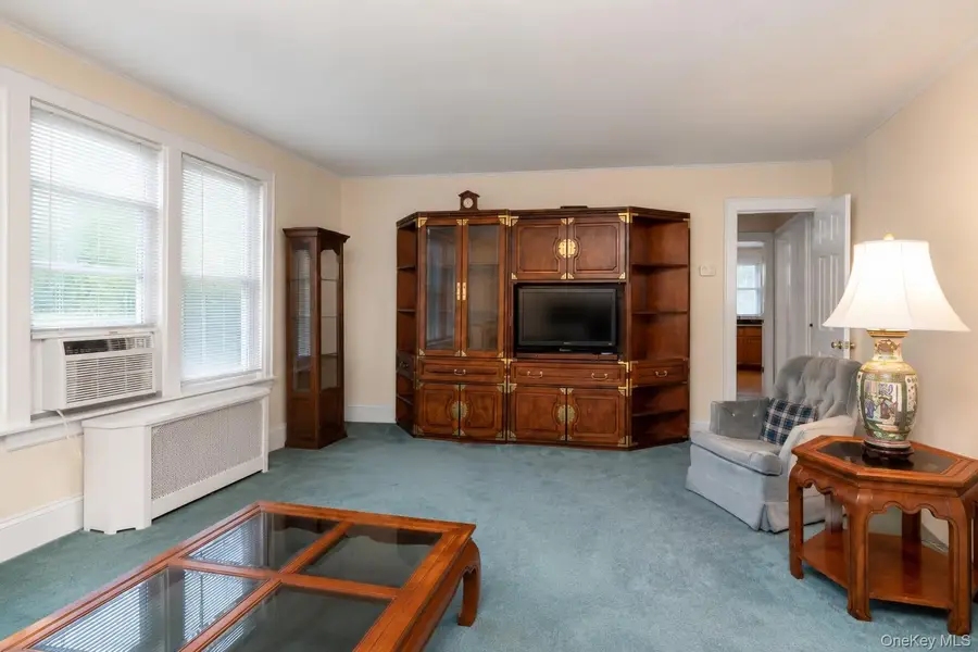 50 Elgin Road, Valley Stream, NY 11581 - #3