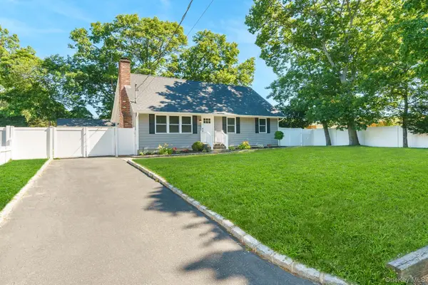 925 Liberty Street, Bohemia, NY 11716