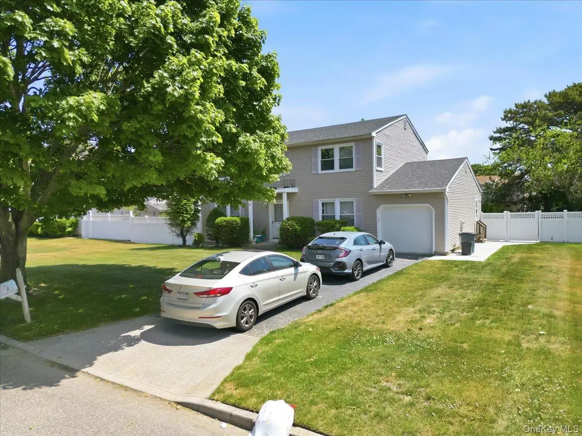 7 Apple Blossom Lane, Patchogue, NY 11772 - #1