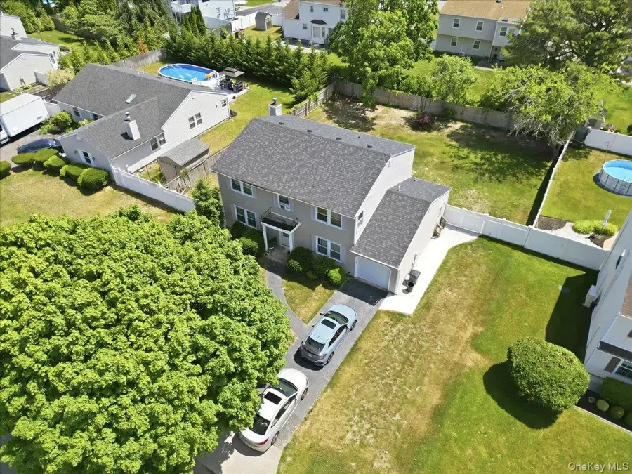 7 Apple Blossom Lane, Patchogue, NY 11772 - #2