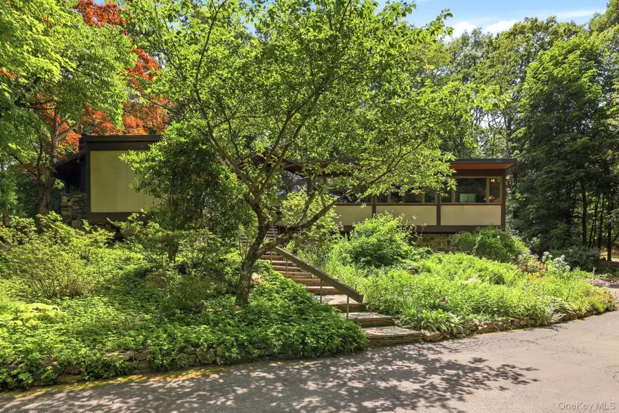 670 Long Hill Road W, Briarcliff Manor, NY 10510 - #2